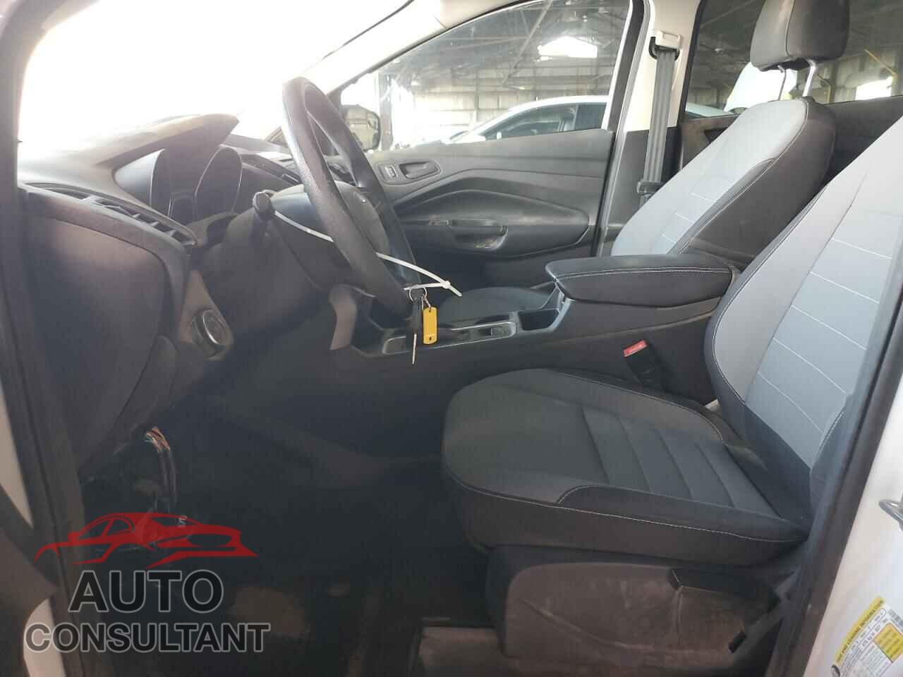 FORD ESCAPE 2017 - 1FMCU0F77HUC98438