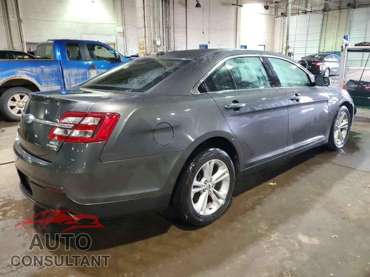 FORD TAURUS 2018 - 1FAHP2E86JG117122