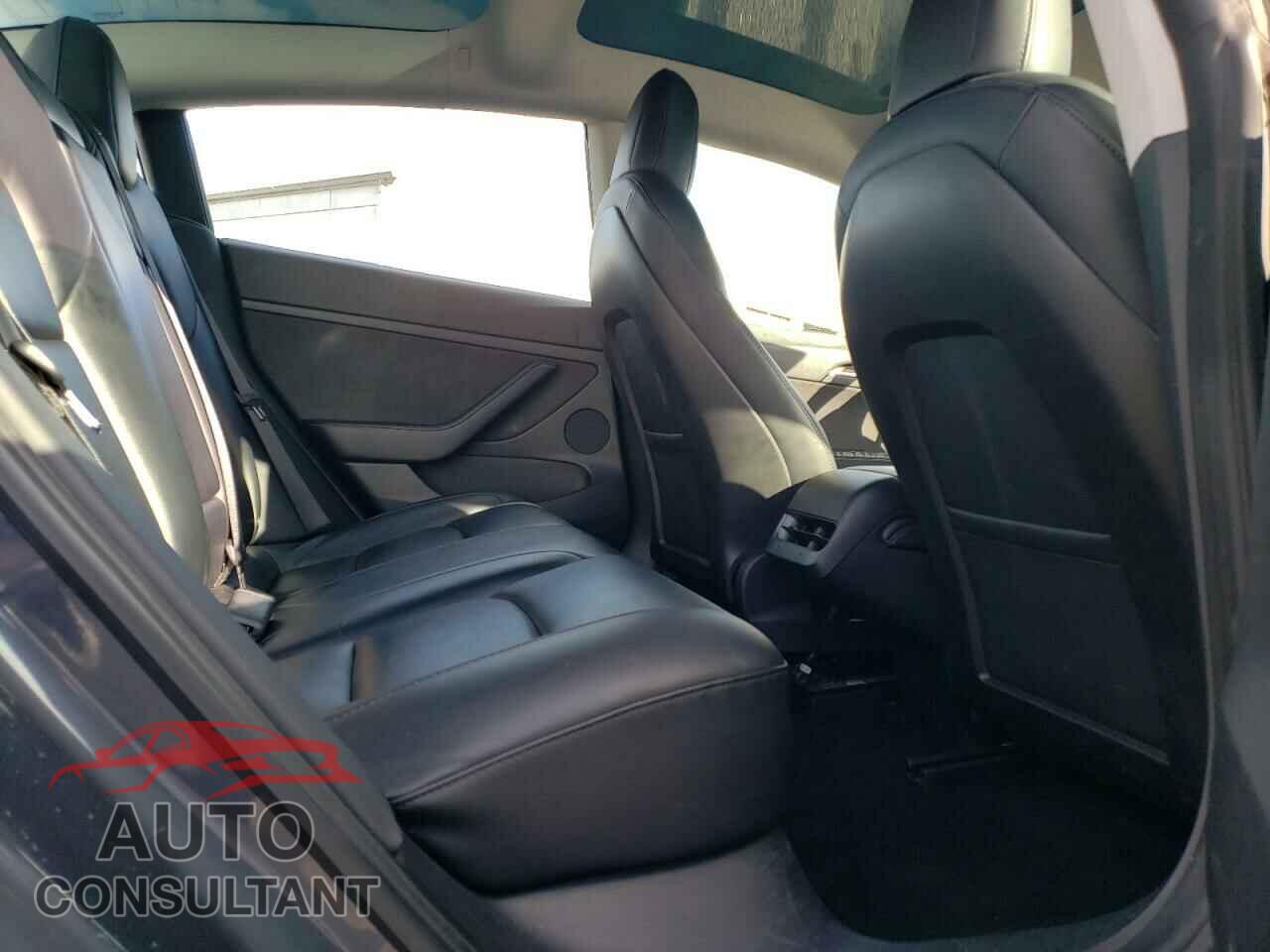 TESLA MODEL 3 2022 - 5YJ3E1EA7NF372496