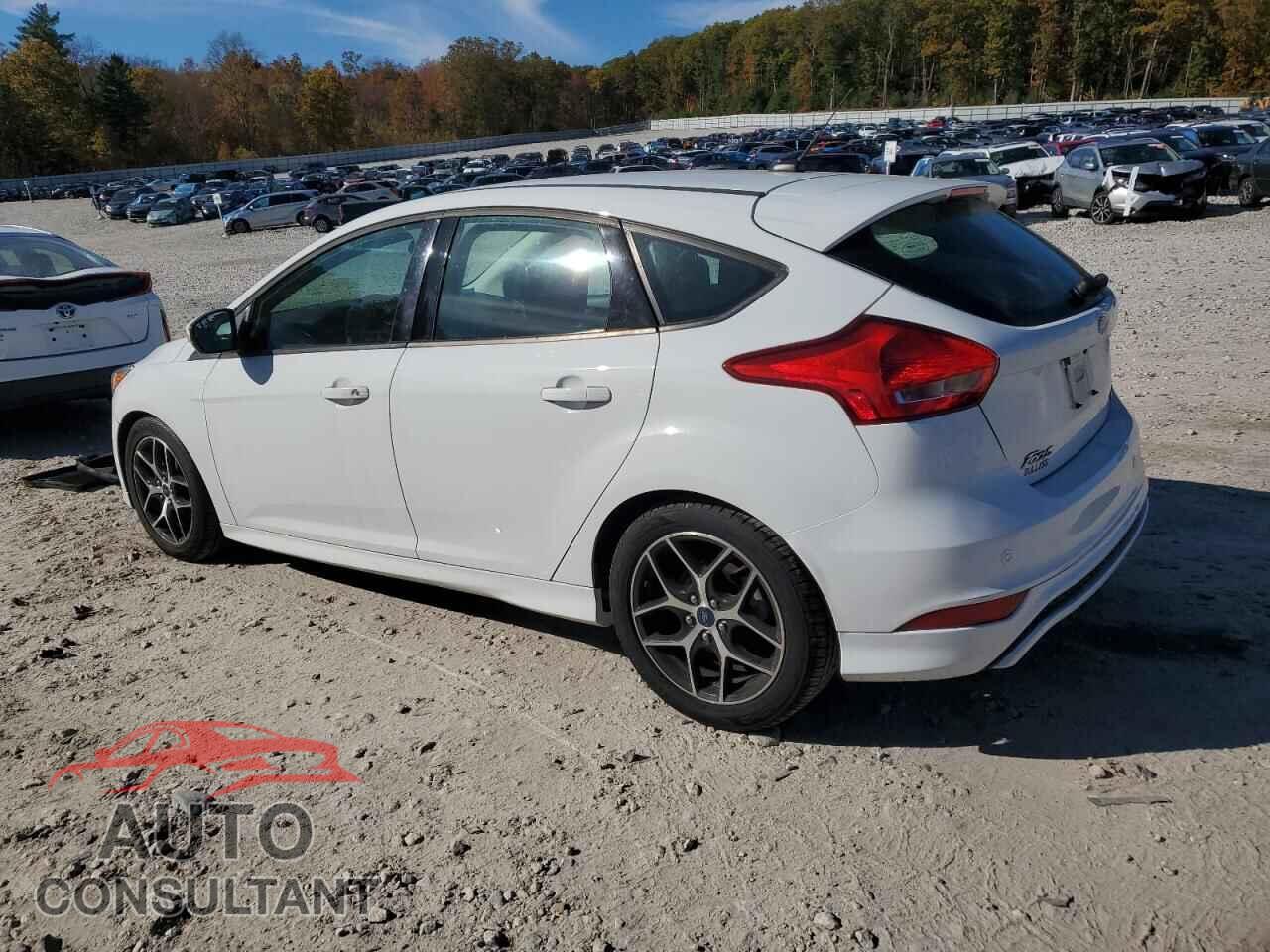 FORD FOCUS 2015 - 1FADP3K27FL321026