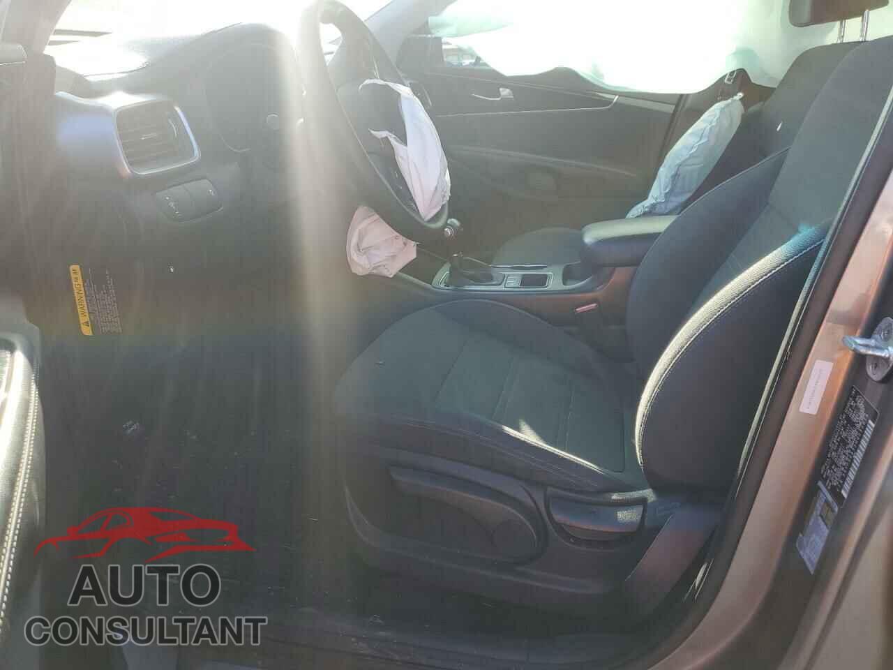KIA SORENTO 2017 - 5XYPG4A33HG330814