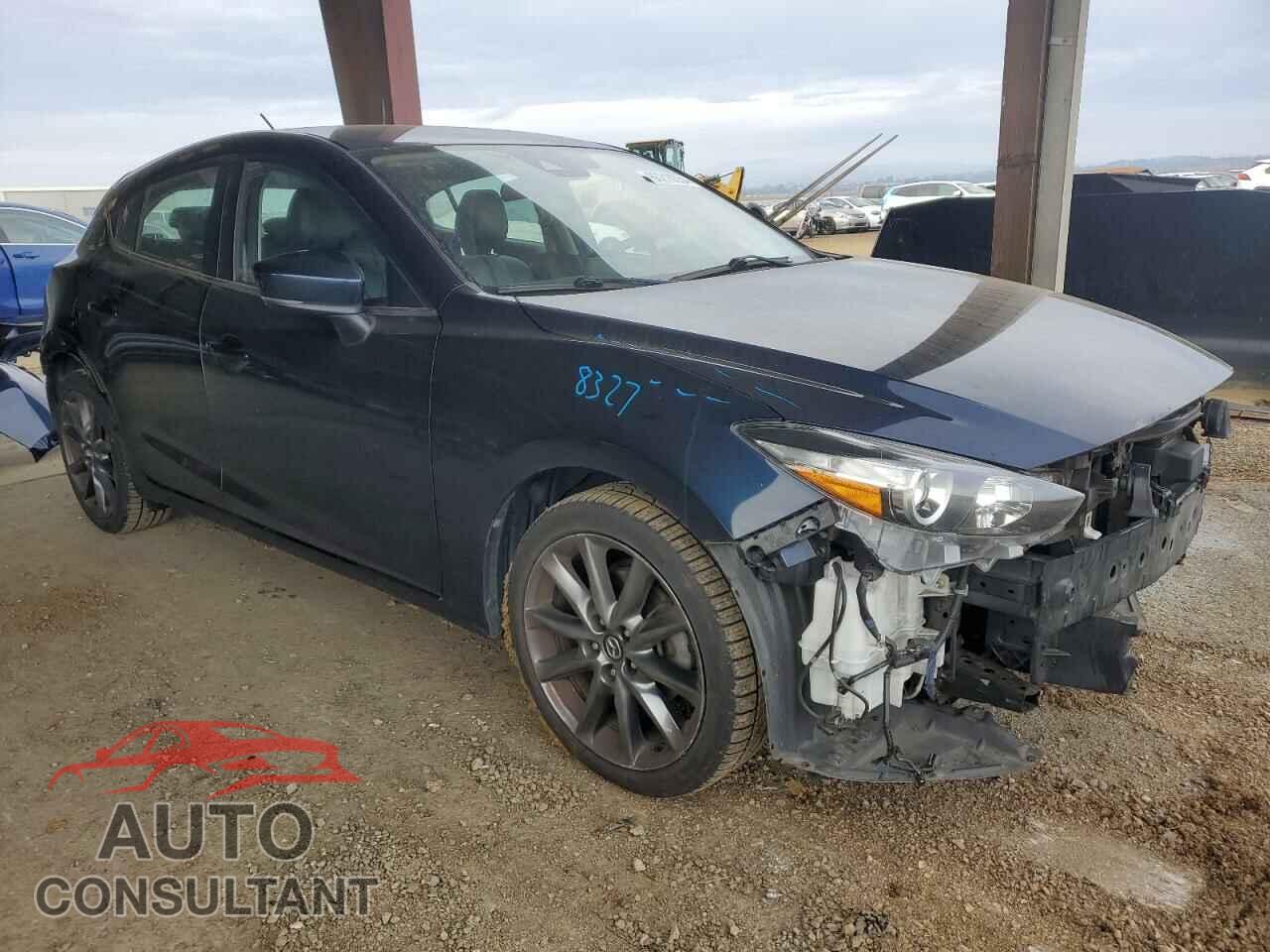 MAZDA 3 2018 - 3MZBN1L35JM181744
