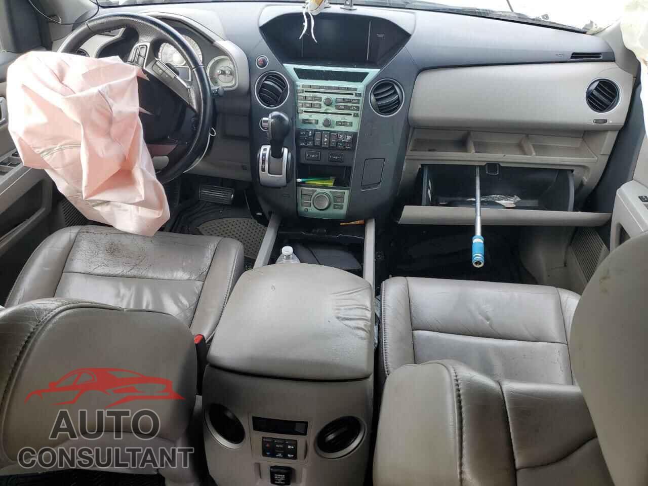 HONDA PILOT 2011 - 5FNYF4H9XBB106021