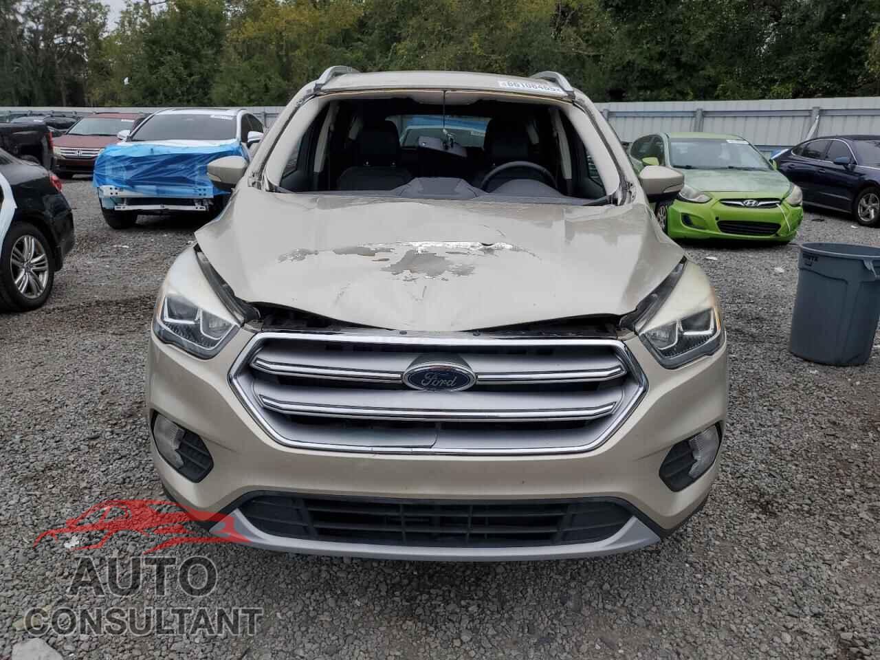 FORD ESCAPE 2017 - 1FMCU0J95HUD35480