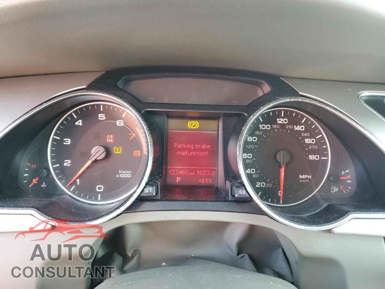 AUDI A5 2011 - WAUJFAFH2BN002700