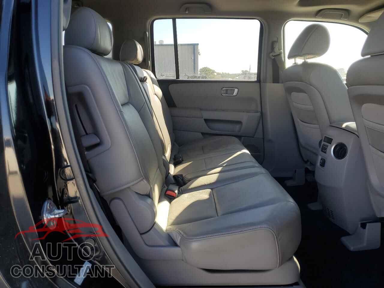 HONDA PILOT 2009 - 5FNYF38549B019667