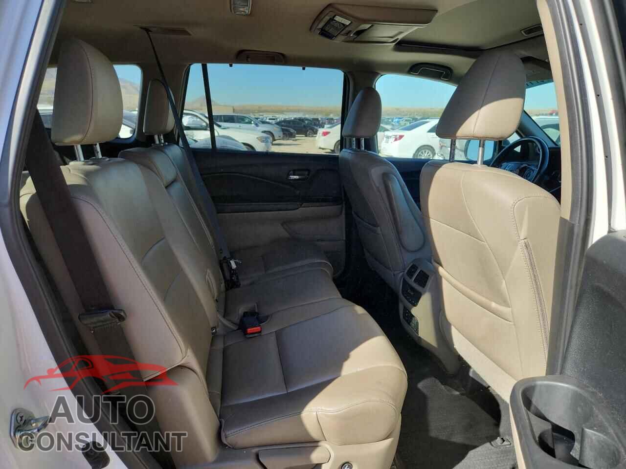HONDA PILOT 2016 - 5FNYF6H85GB008475