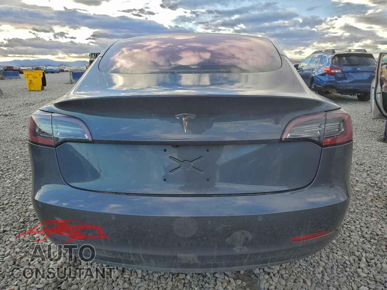 TESLA MODEL 3 2018 - 5YJ3E1EA0JF007832