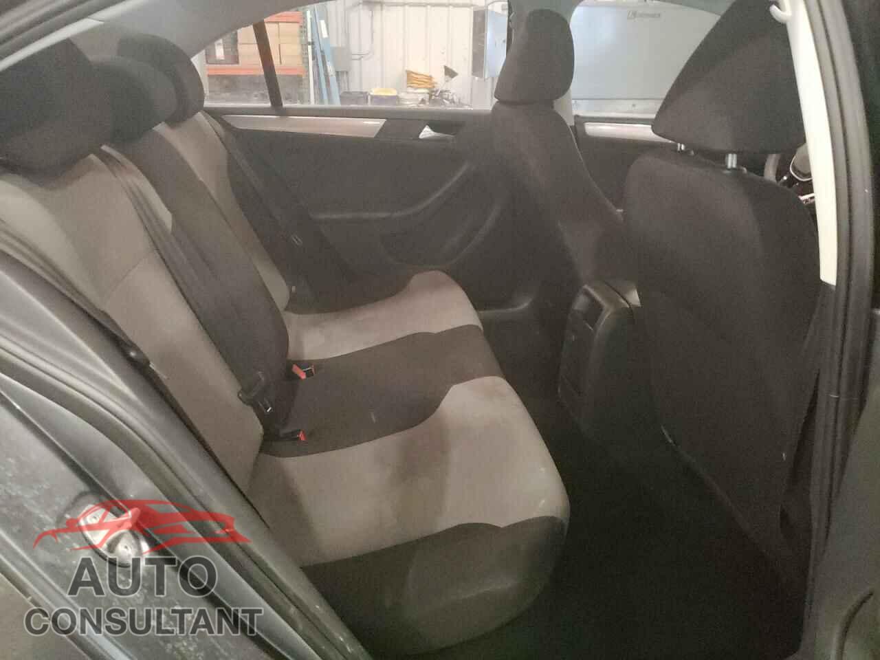 VOLKSWAGEN JETTA 2017 - 3VW2B7AJ4HM309026