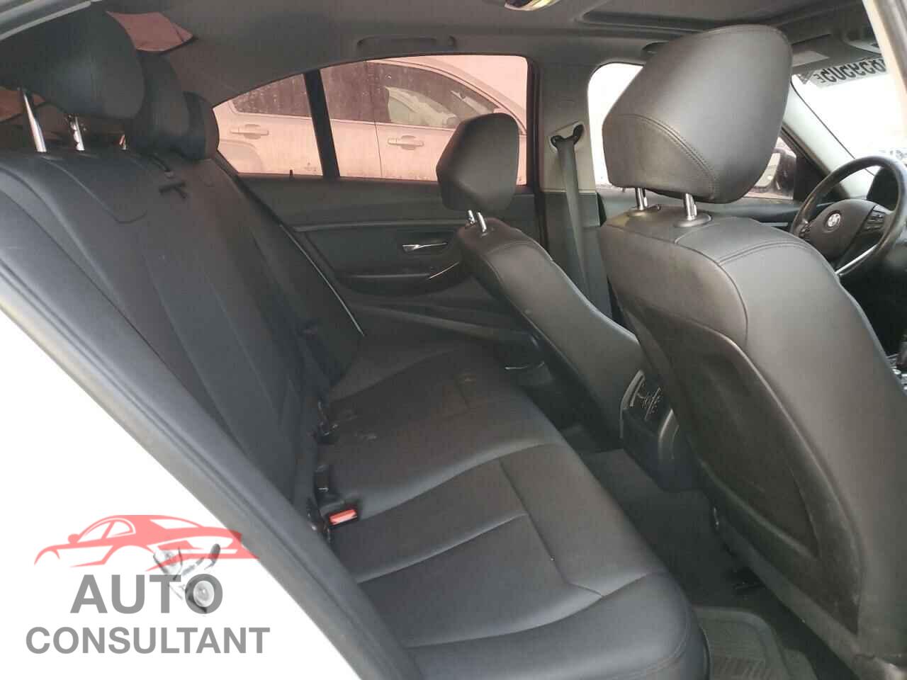 BMW 3 SERIES 2012 - WBA3B1C59CF460907