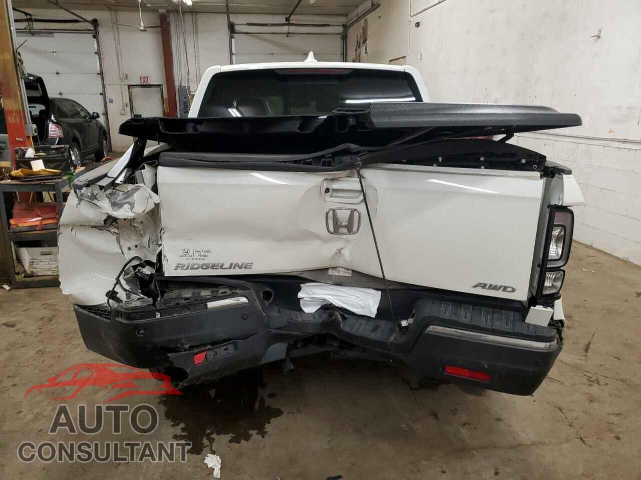 HONDA RIDGELINE 2018 - 5FPYK3F76JB015213