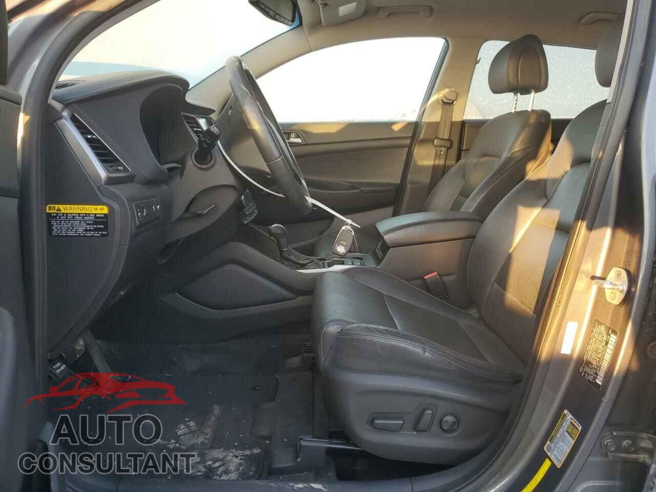 HYUNDAI TUCSON 2017 - KM8J33A23HU393053