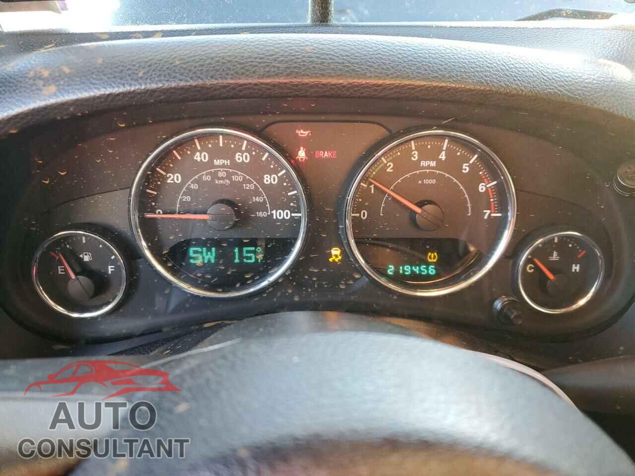 JEEP WRANGLER 2011 - 1J4AA2D15BL631273