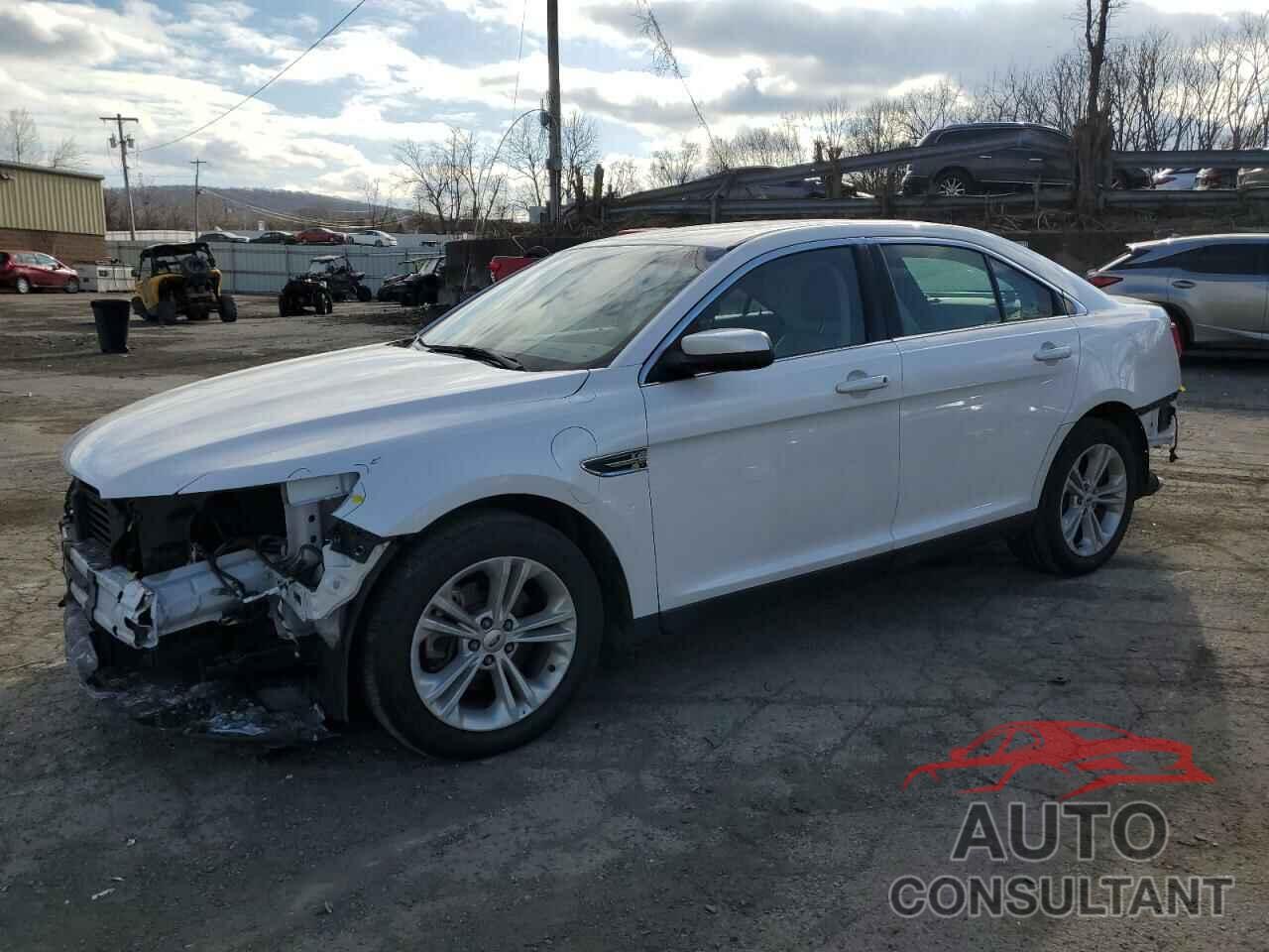 FORD TAURUS 2019 - 1FAHP2E82KG100142
