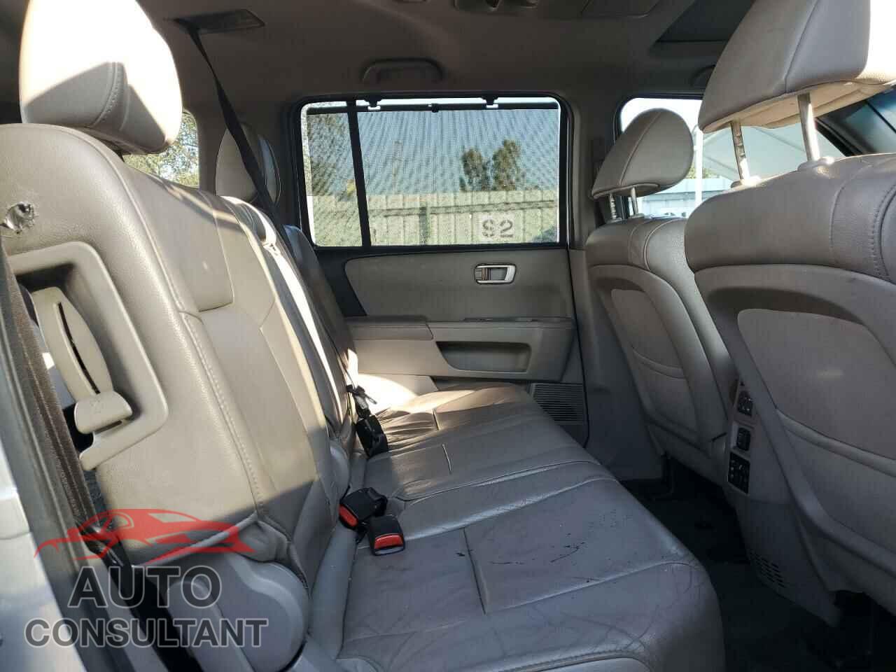 HONDA PILOT 2013 - 5FNYF4H97DB033046