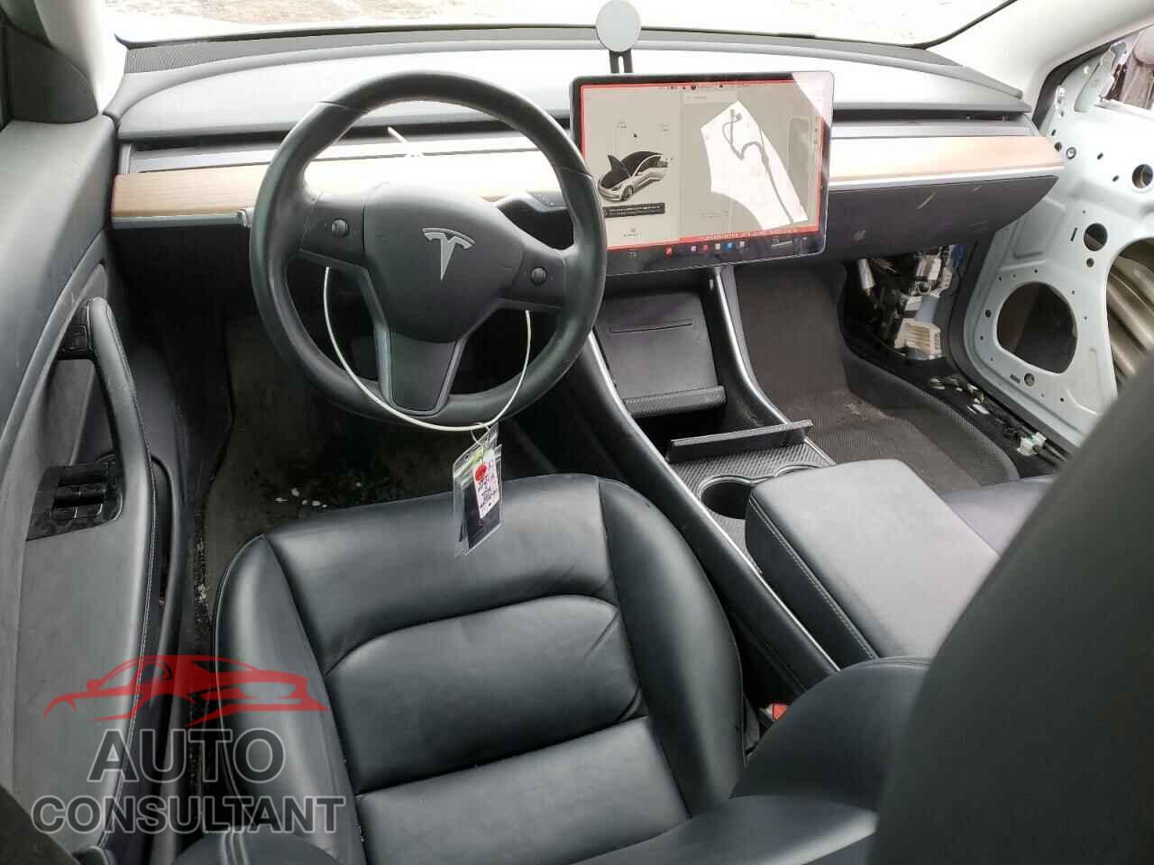 TESLA MODEL 3 2019 - 5YJ3E1EB0KF390195