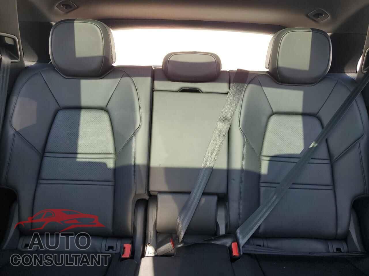 PORSCHE CAYENNE 2019 - WP1AE2AY9KDA50606