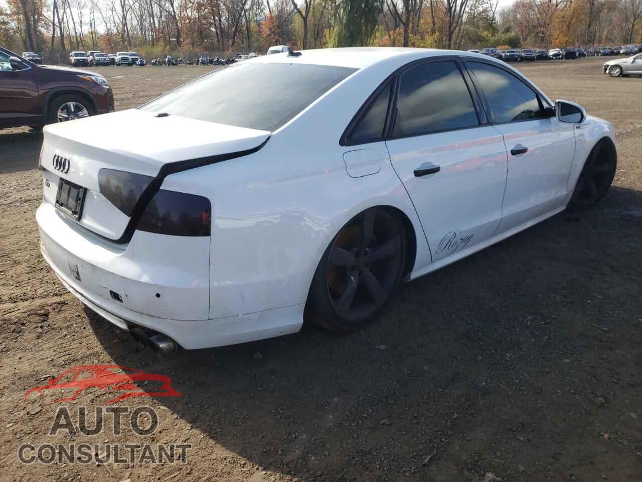 AUDI S8 2013 - WAUD2AFD7DN030503