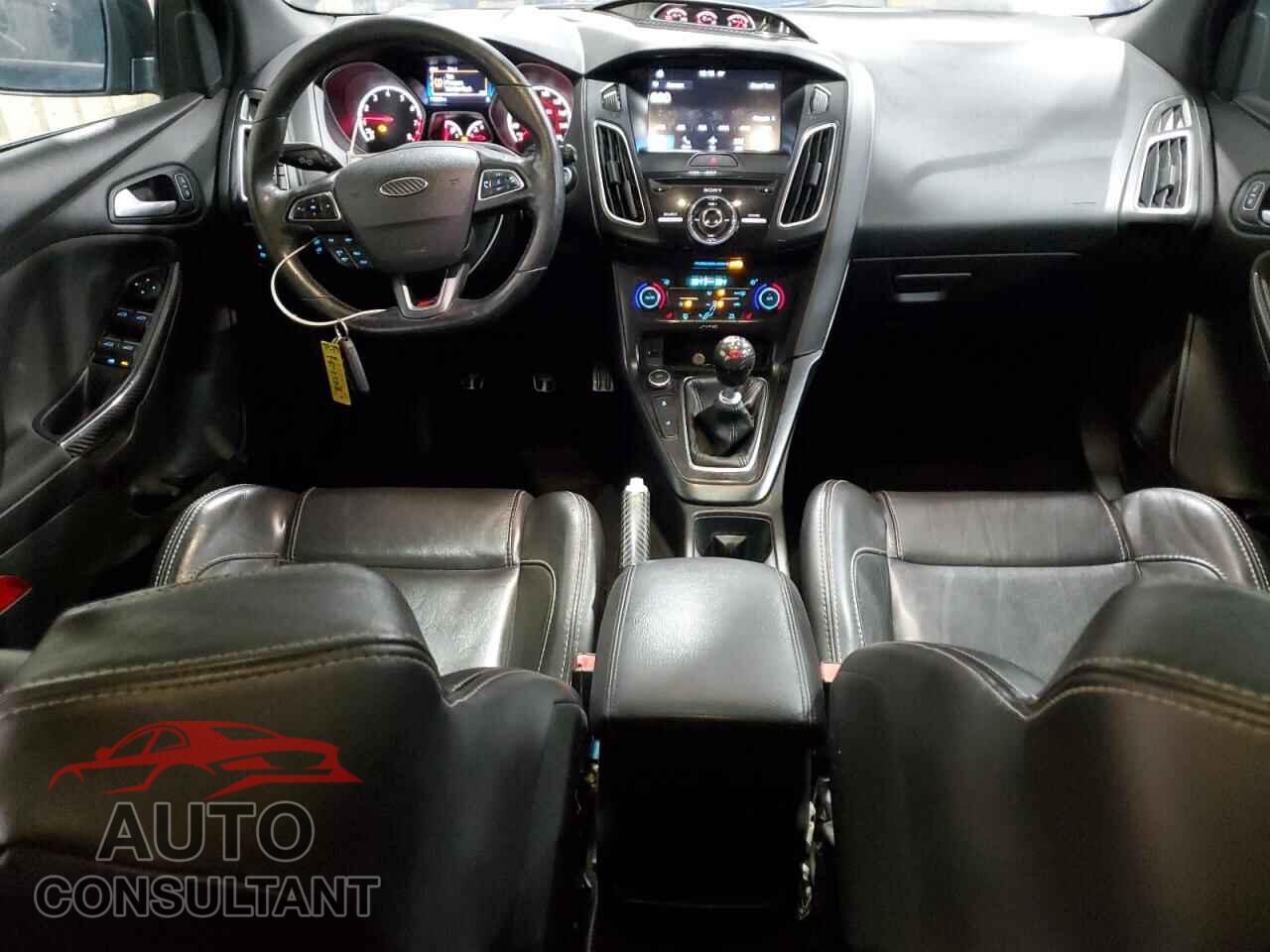 FORD FOCUS 2016 - 1FADP3L97GL359353