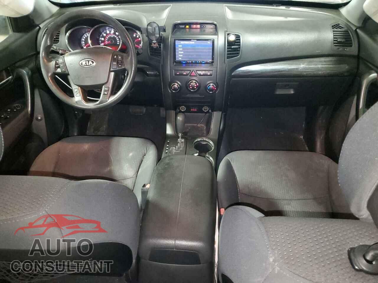 KIA SORENTO 2011 - 5XYKT4A24BG080701