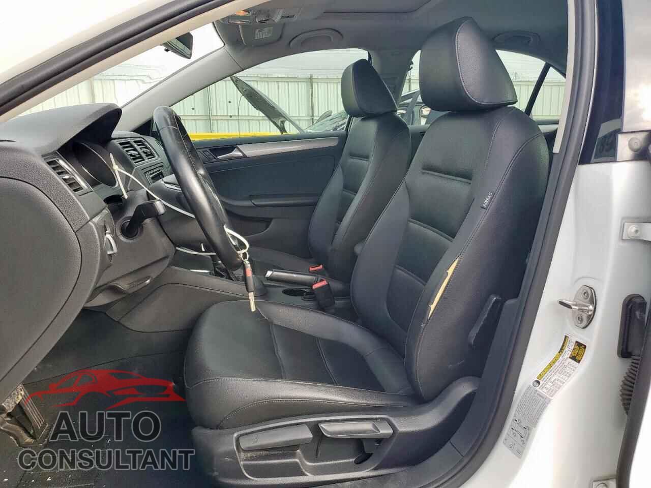 VOLKSWAGEN JETTA 2017 - 3VWDB7AJ9HM251441