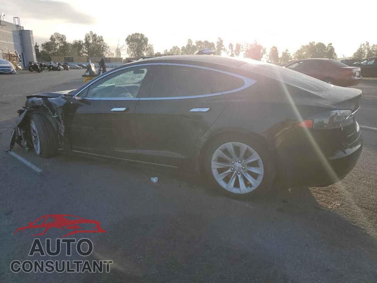 TESLA MODEL S 2018 - 5YJSA1E25JF293824