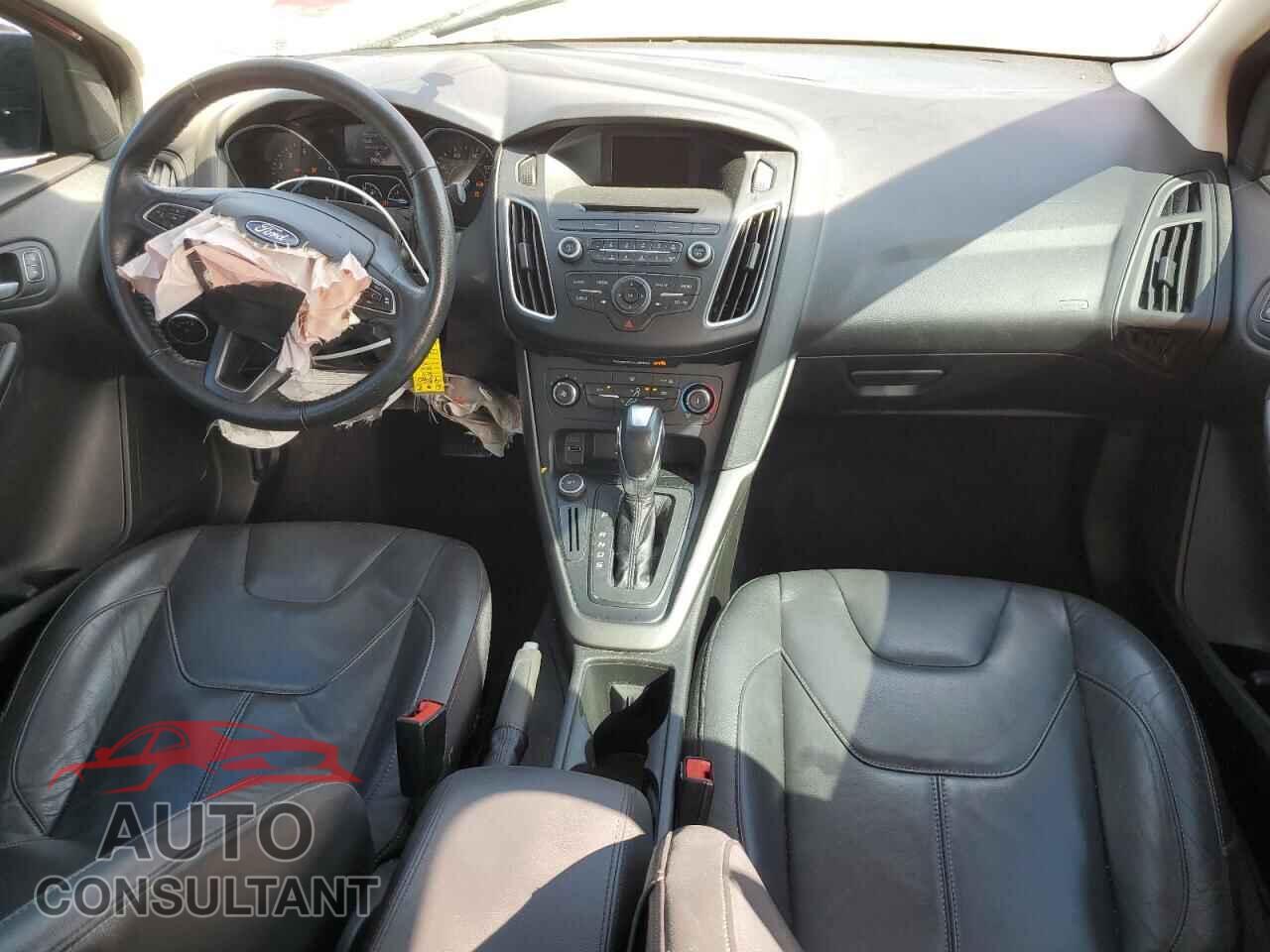 FORD FOCUS 2015 - 1FADP3F25FL289879