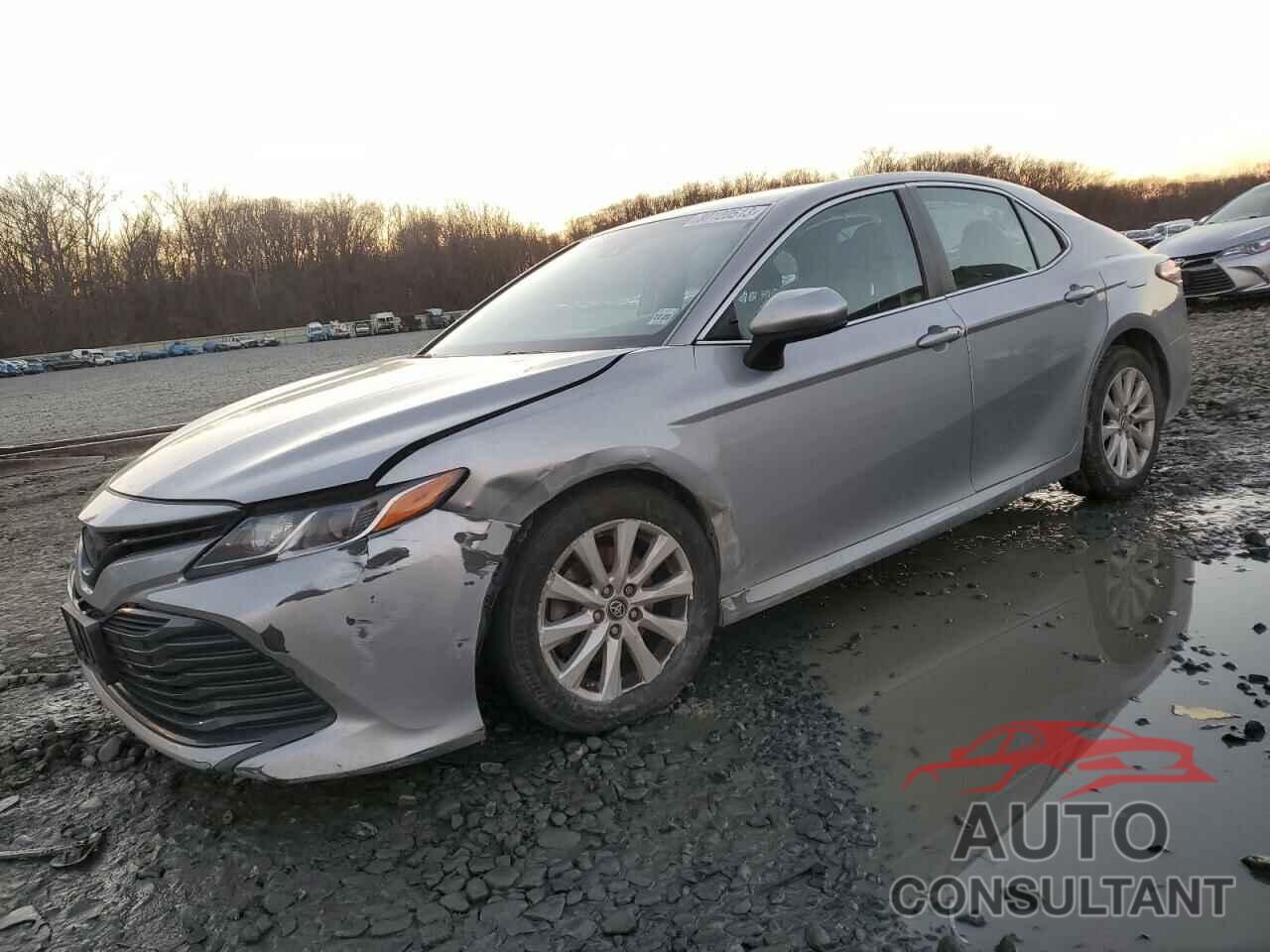 TOYOTA CAMRY 2018 - 4T1B11HK1JU143465