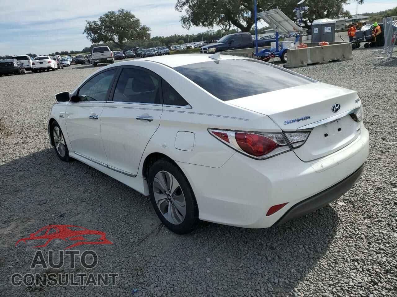HYUNDAI SONATA 2013 - KMHEC4A41DA091796