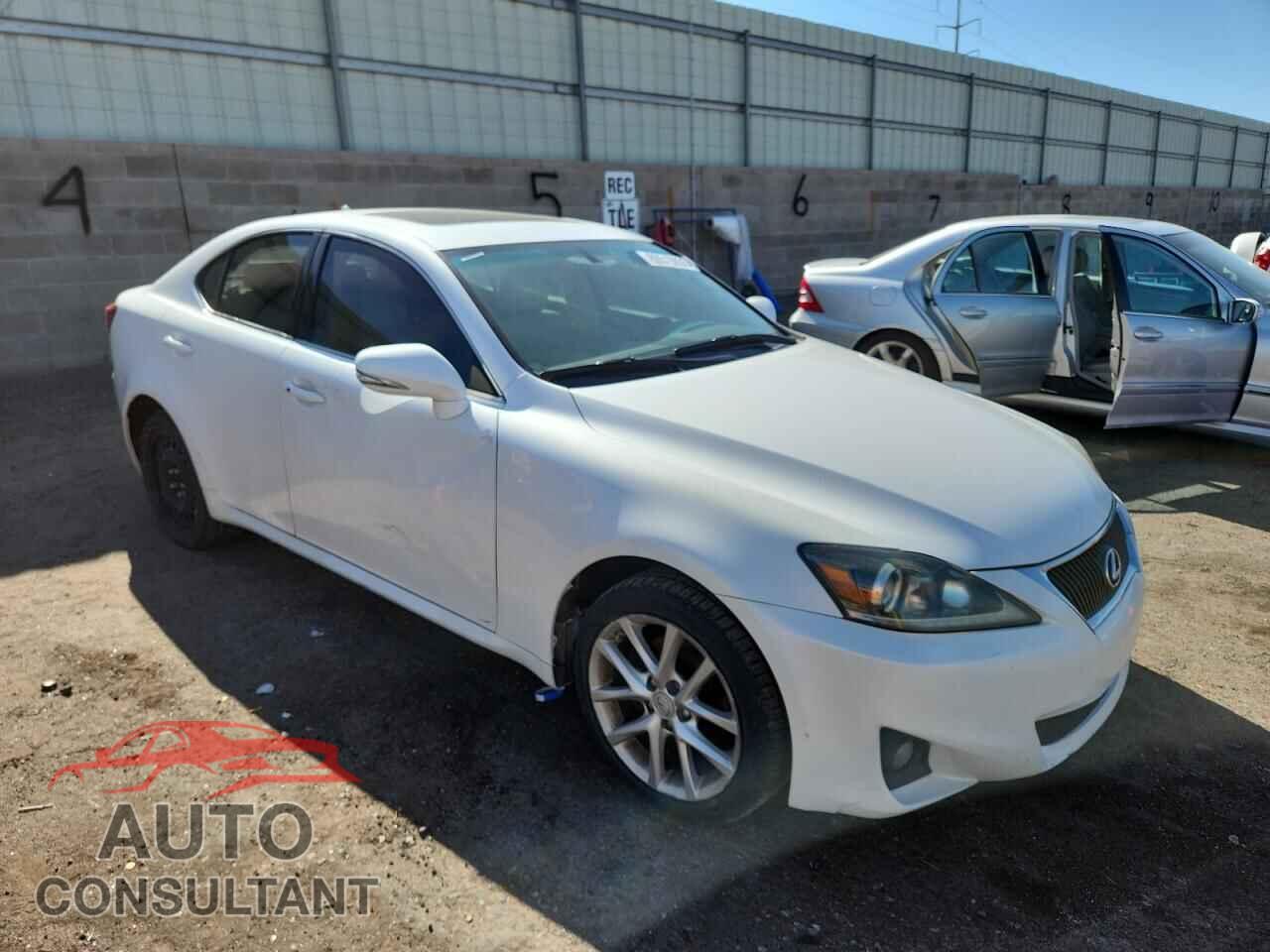 LEXUS IS 2013 - JTHCF5C28D5061562
