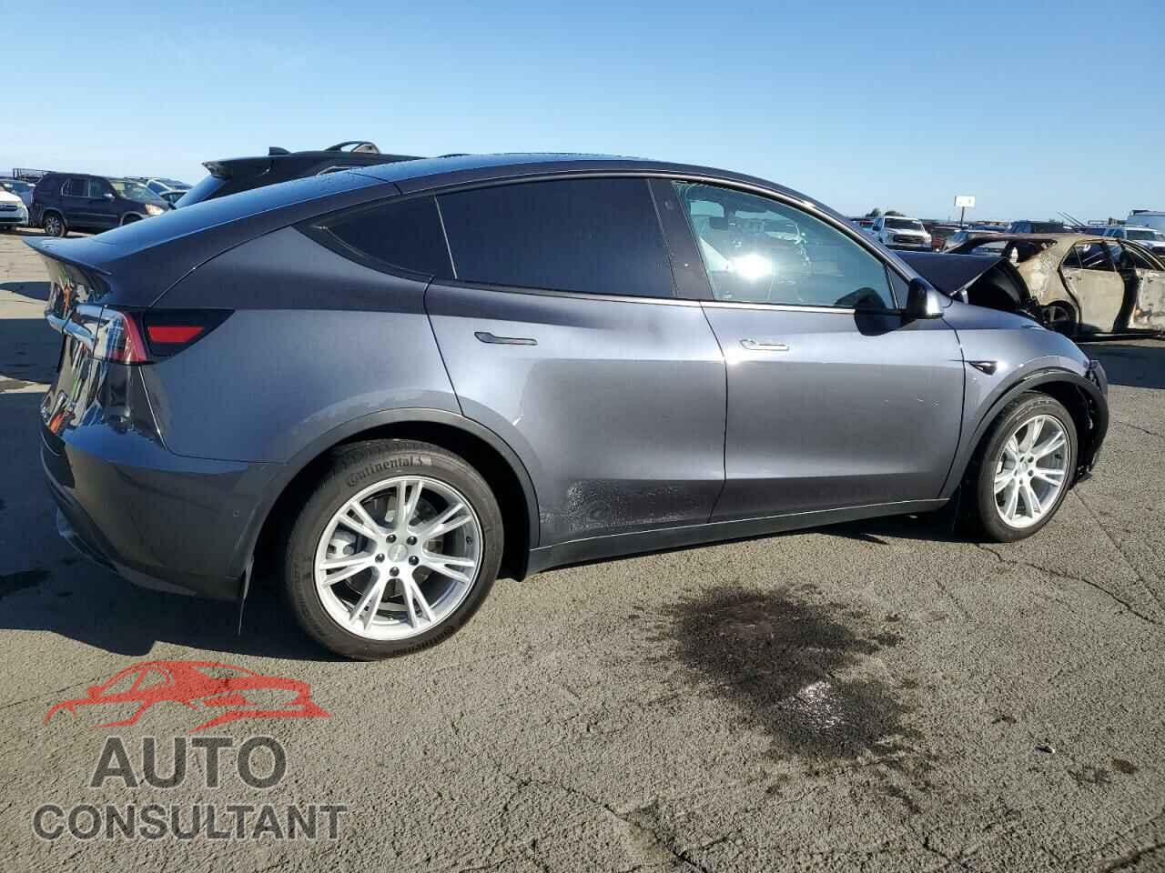 TESLA MODEL Y 2021 - 5YJYGDEEXMF094213