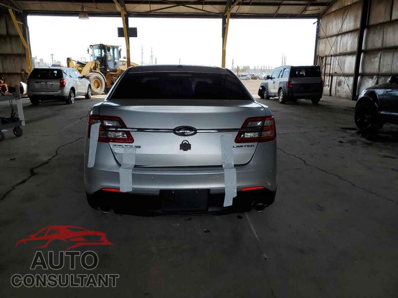 FORD TAURUS 2013 - 1FAHP2F8XDG217193