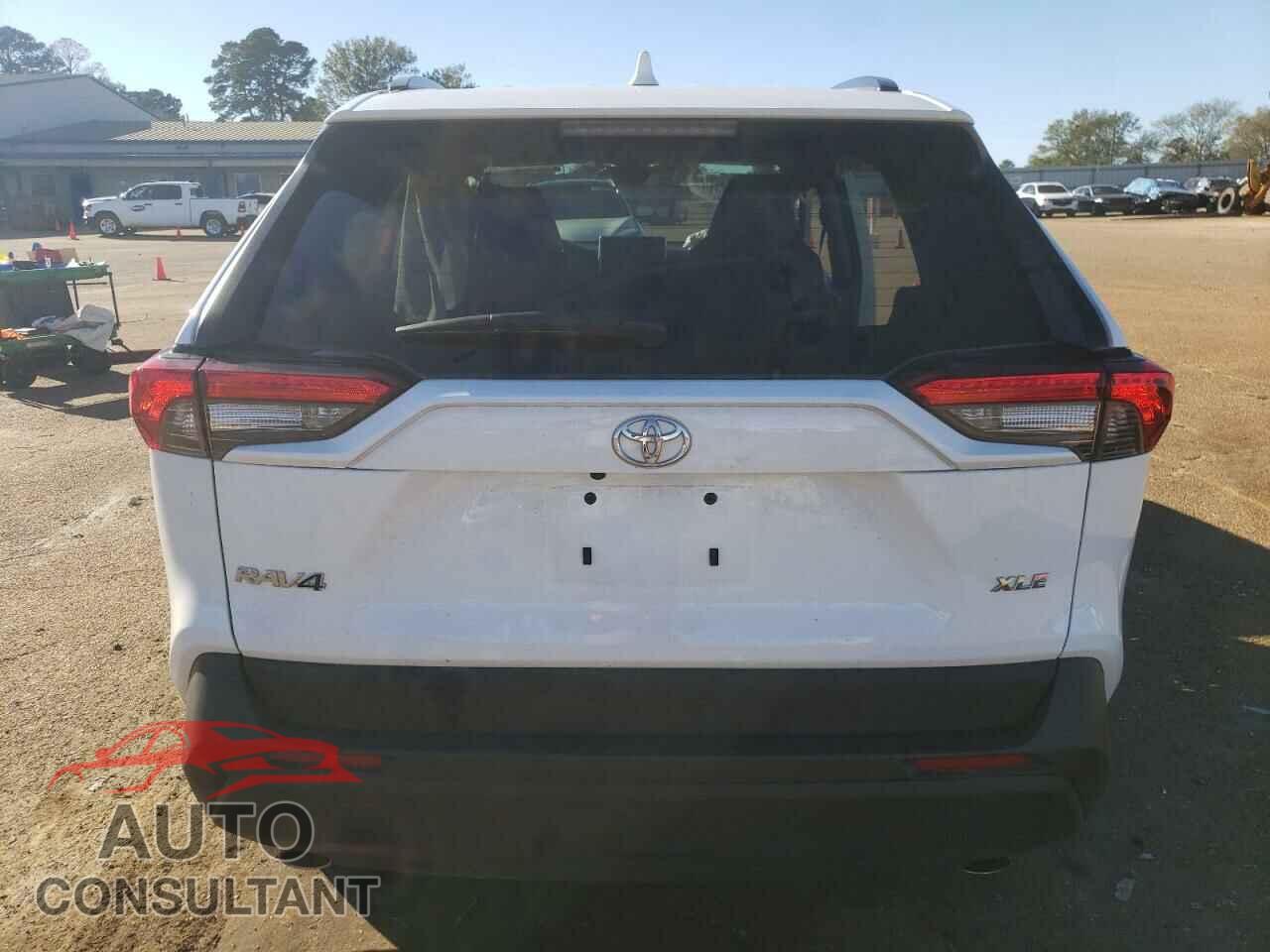 TOYOTA RAV4 2023 - 2T3W1RFV2PW298216