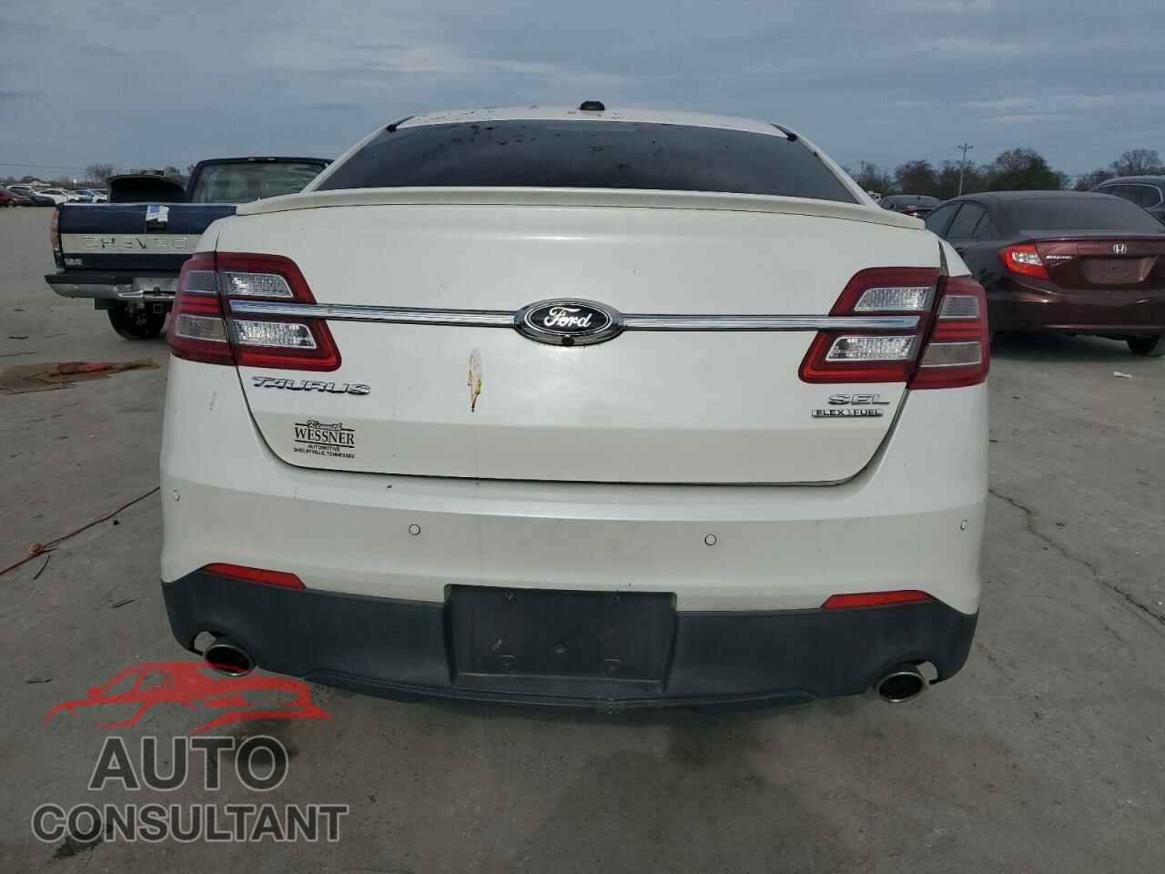 FORD TAURUS 2015 - 1FAHP2E82FG123670