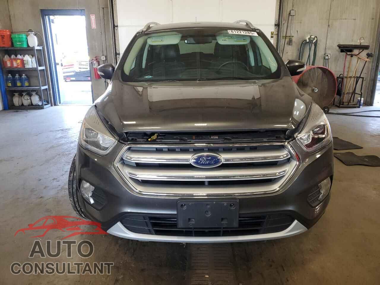 FORD ESCAPE 2017 - 1FMCU9J92HUD53813