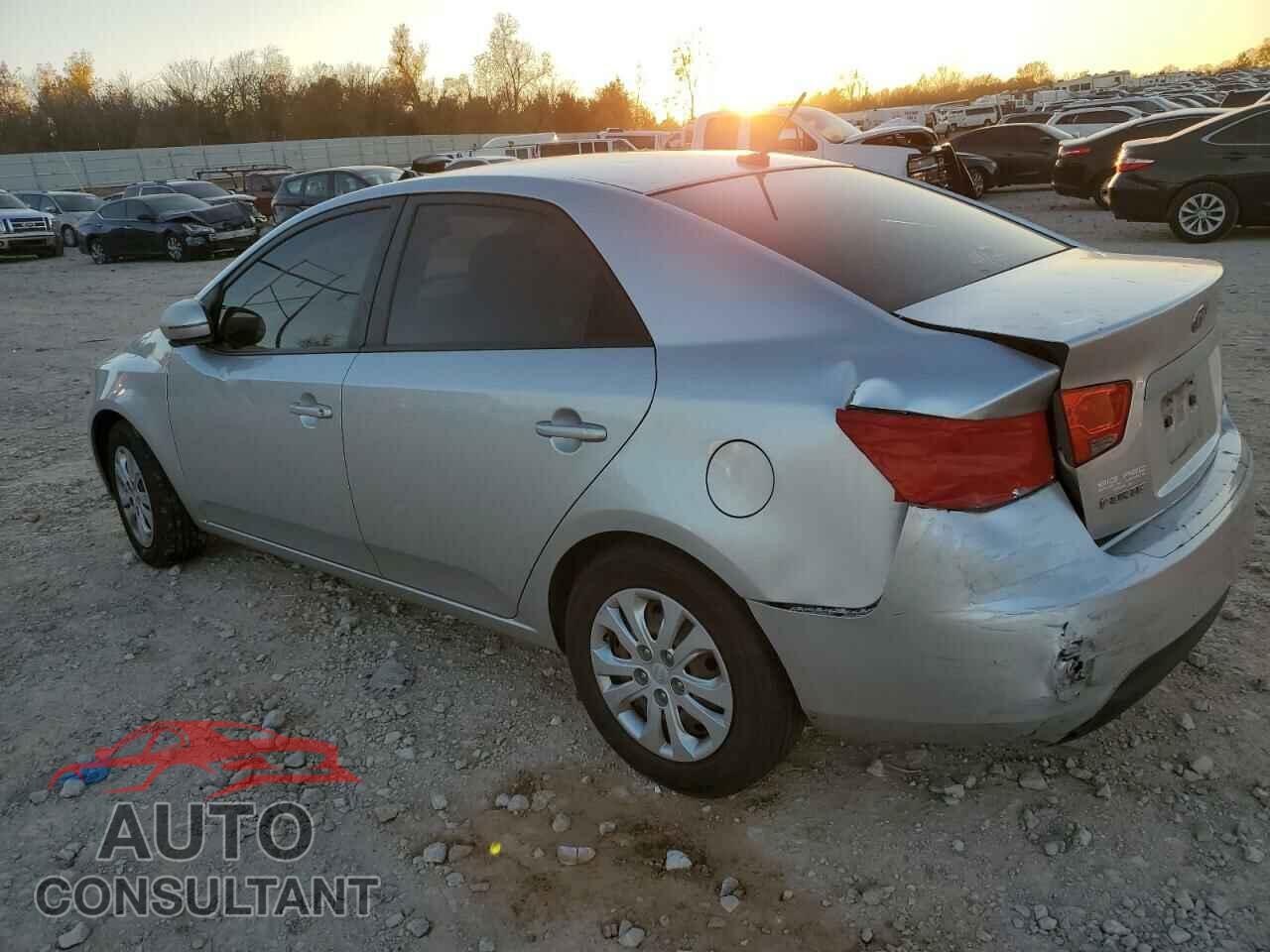 KIA FORTE 2011 - KNAFU4A25B5398217