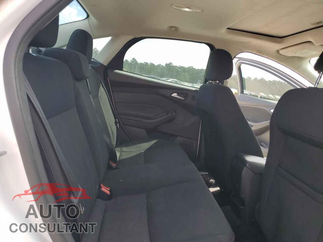 FORD FOCUS 2018 - 1FADP3H28JL242920