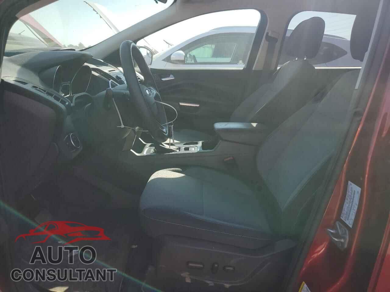 FORD ESCAPE 2017 - 1FMCU9G91HUB97271