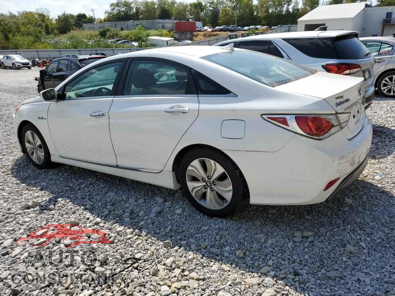 HYUNDAI SONATA 2013 - KMHEC4A40DA100407