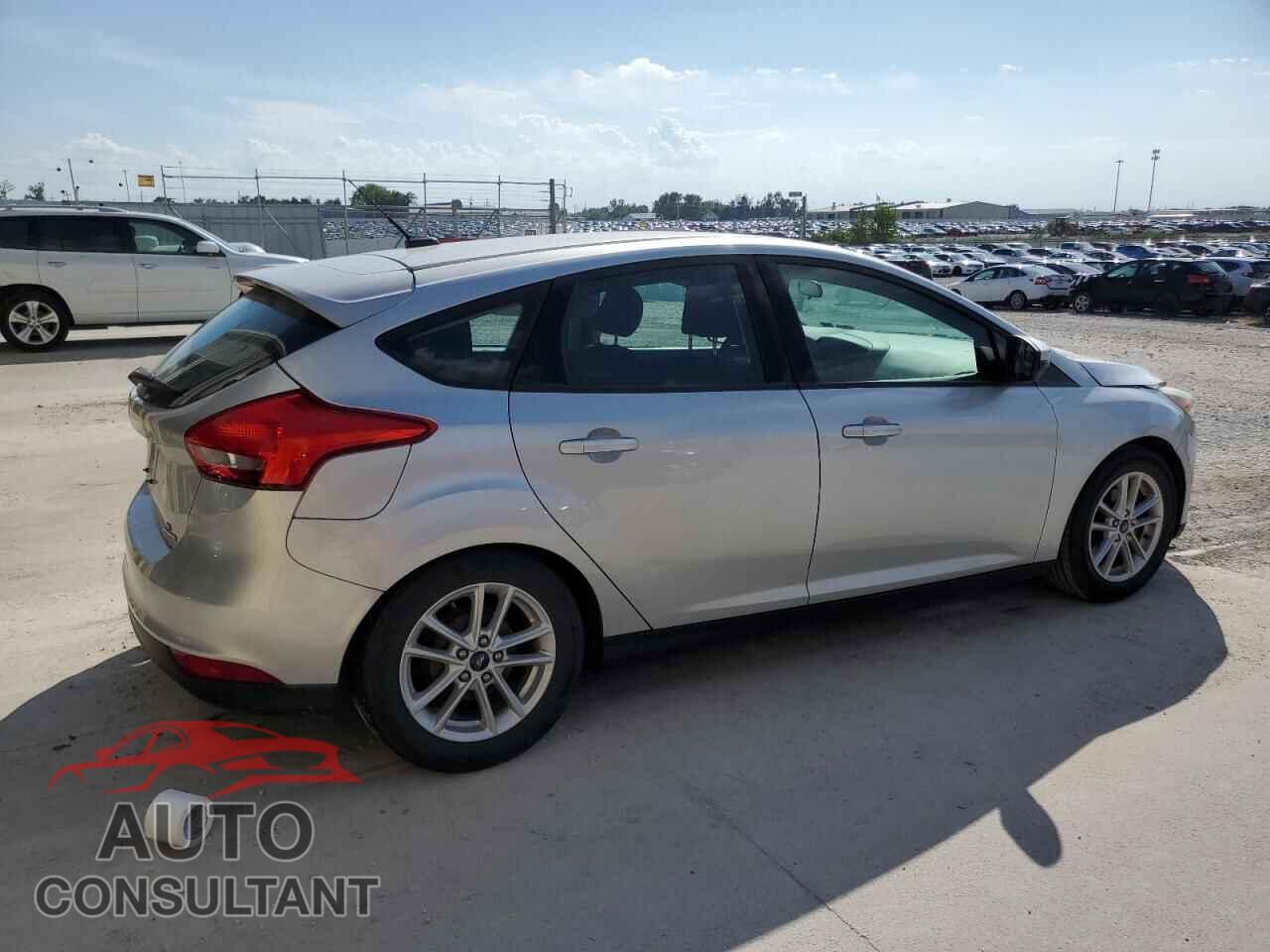 FORD FOCUS 2016 - 1FADP3K22GL330993