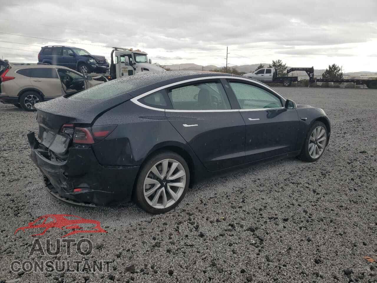 TESLA MODEL 3 2018 - 5YJ3E1EA0JF071157