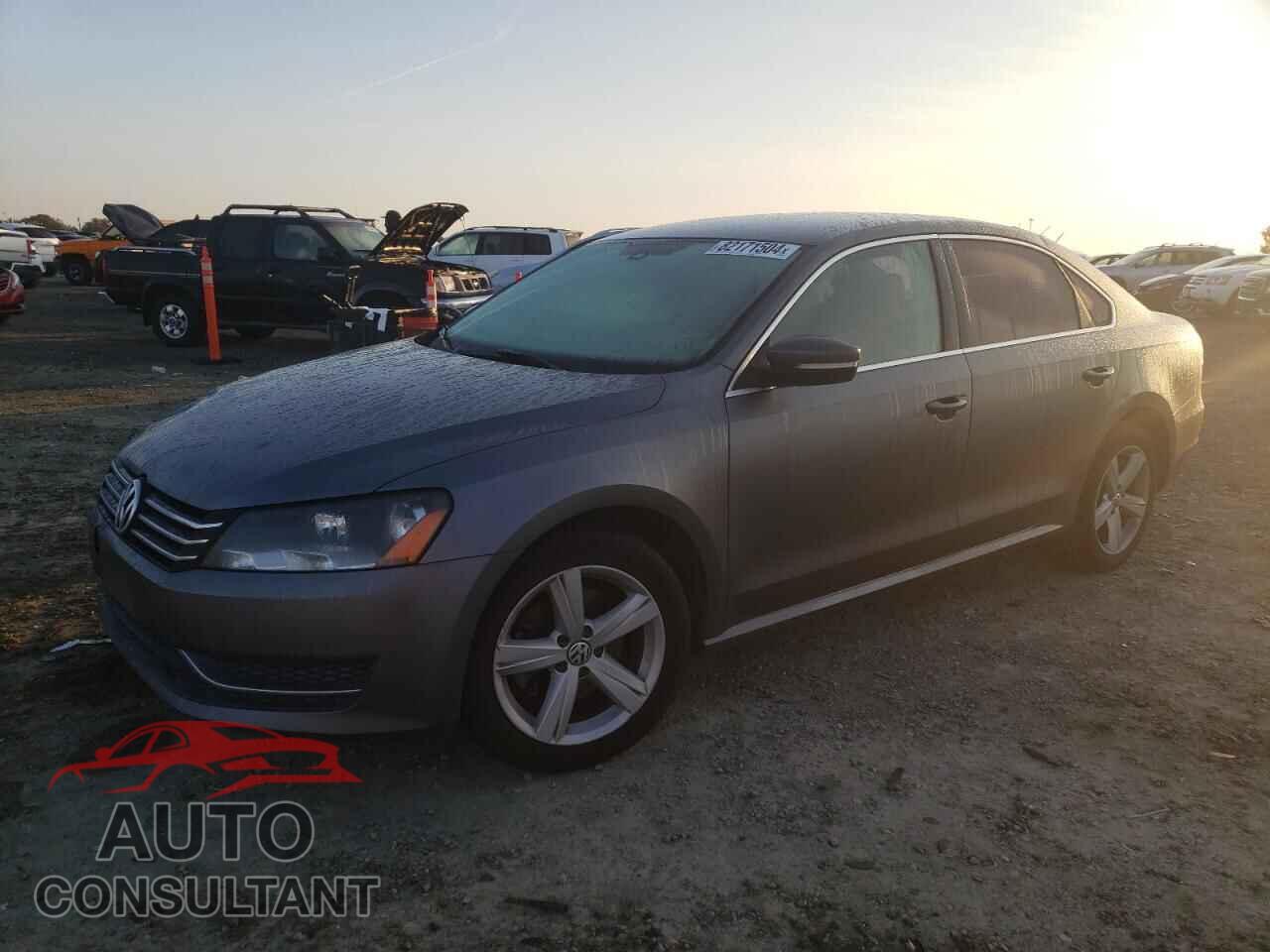 VOLKSWAGEN PASSAT 2013 - 1VWBP7A32DC040099