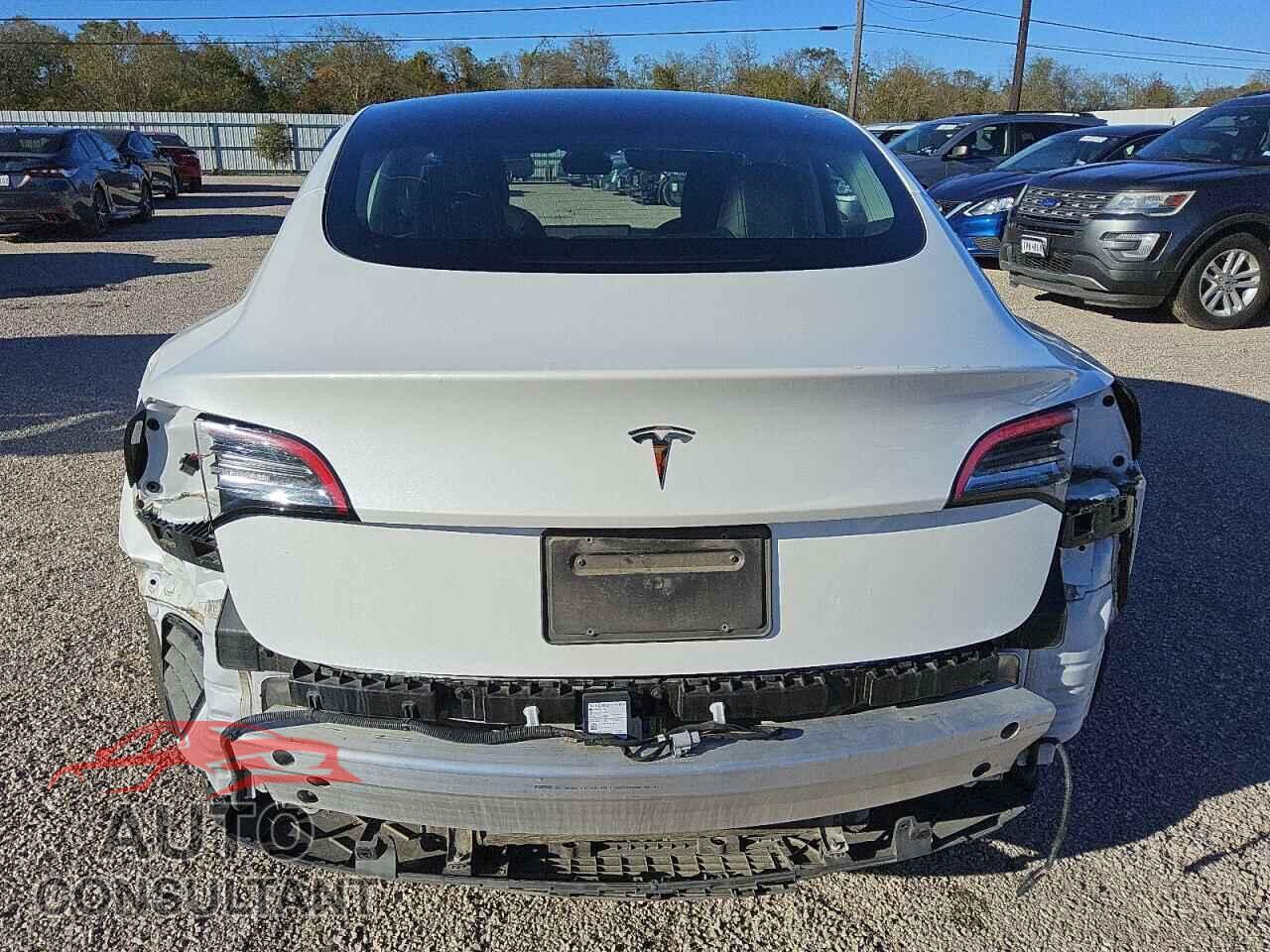 TESLA MODEL 3 2022 - 5YJ3E1EA6NF189400