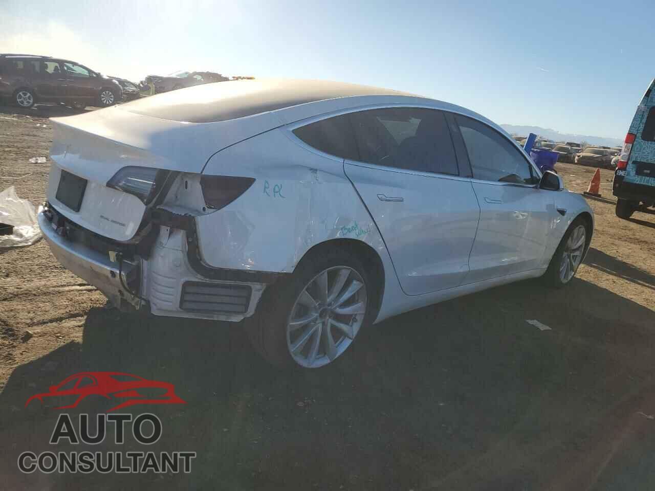 TESLA MODEL 3 2019 - 5YJ3E1EB2KF437517