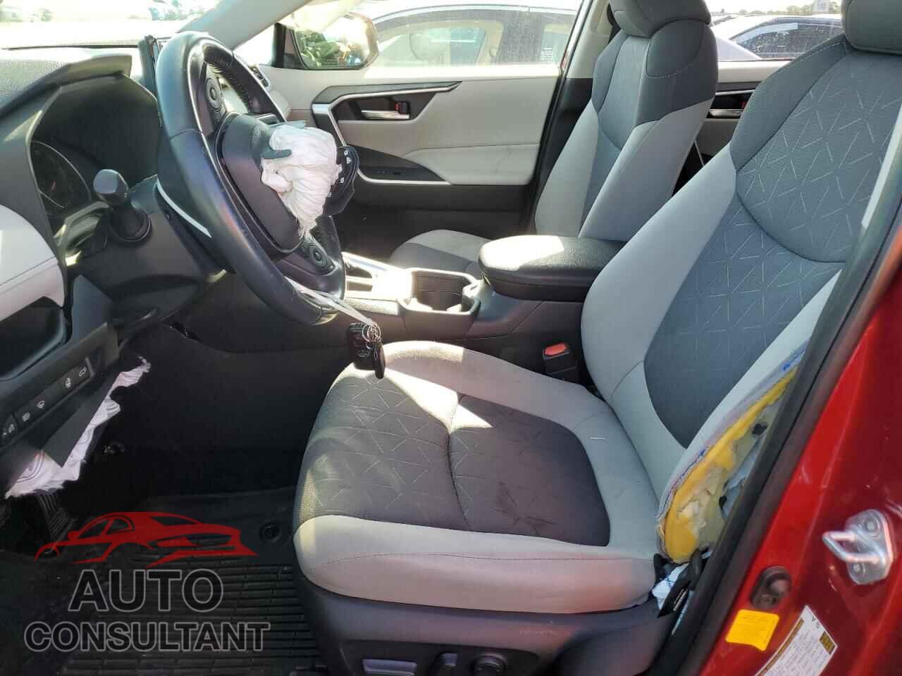 TOYOTA RAV4 2019 - JTMP1RFV7KJ021783