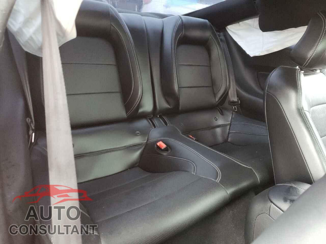 FORD MUSTANG 2019 - 1FA6P8CFXK5200660