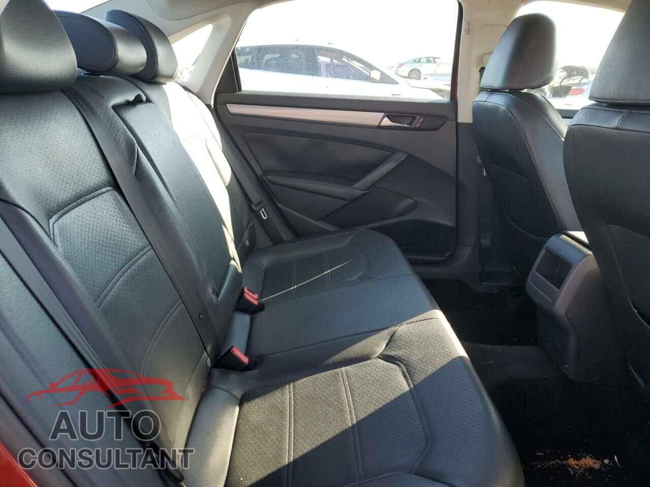 VOLKSWAGEN PASSAT 2015 - 1VWAS7A38FC017794