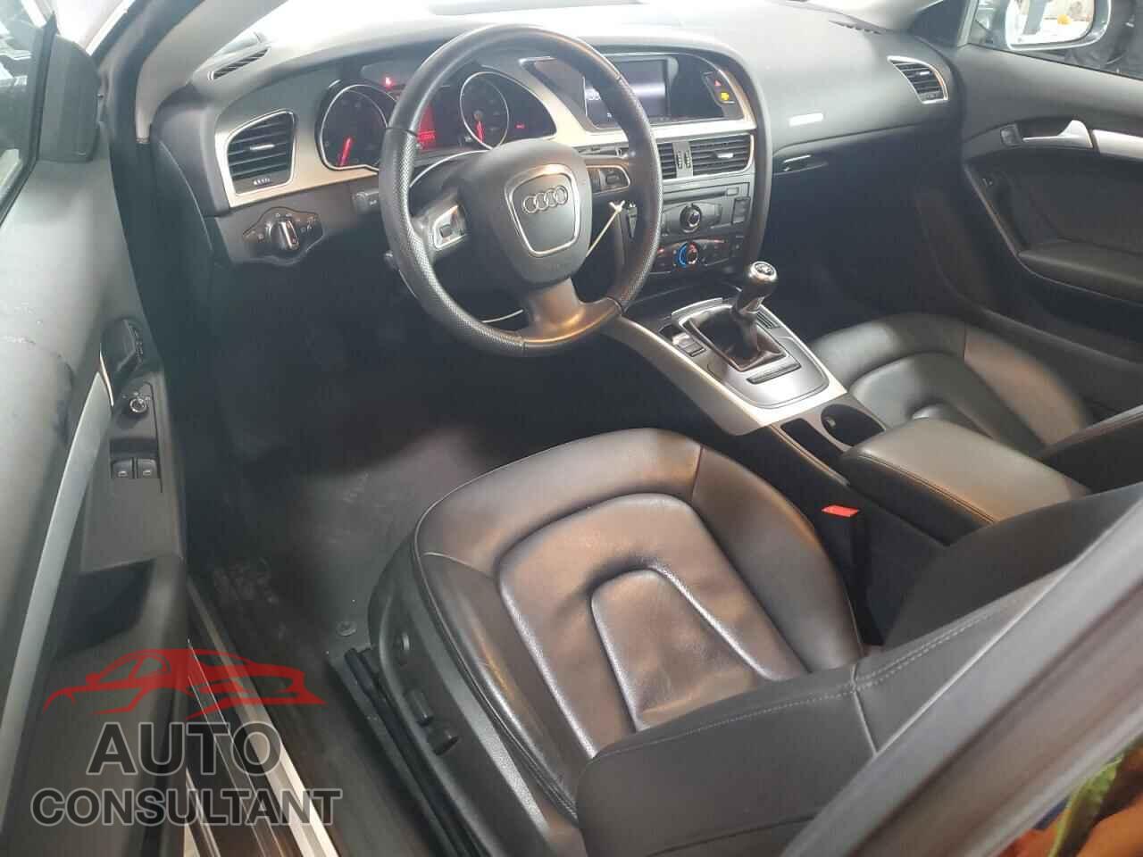 AUDI A5 2012 - WAUGFAFR4CA003195