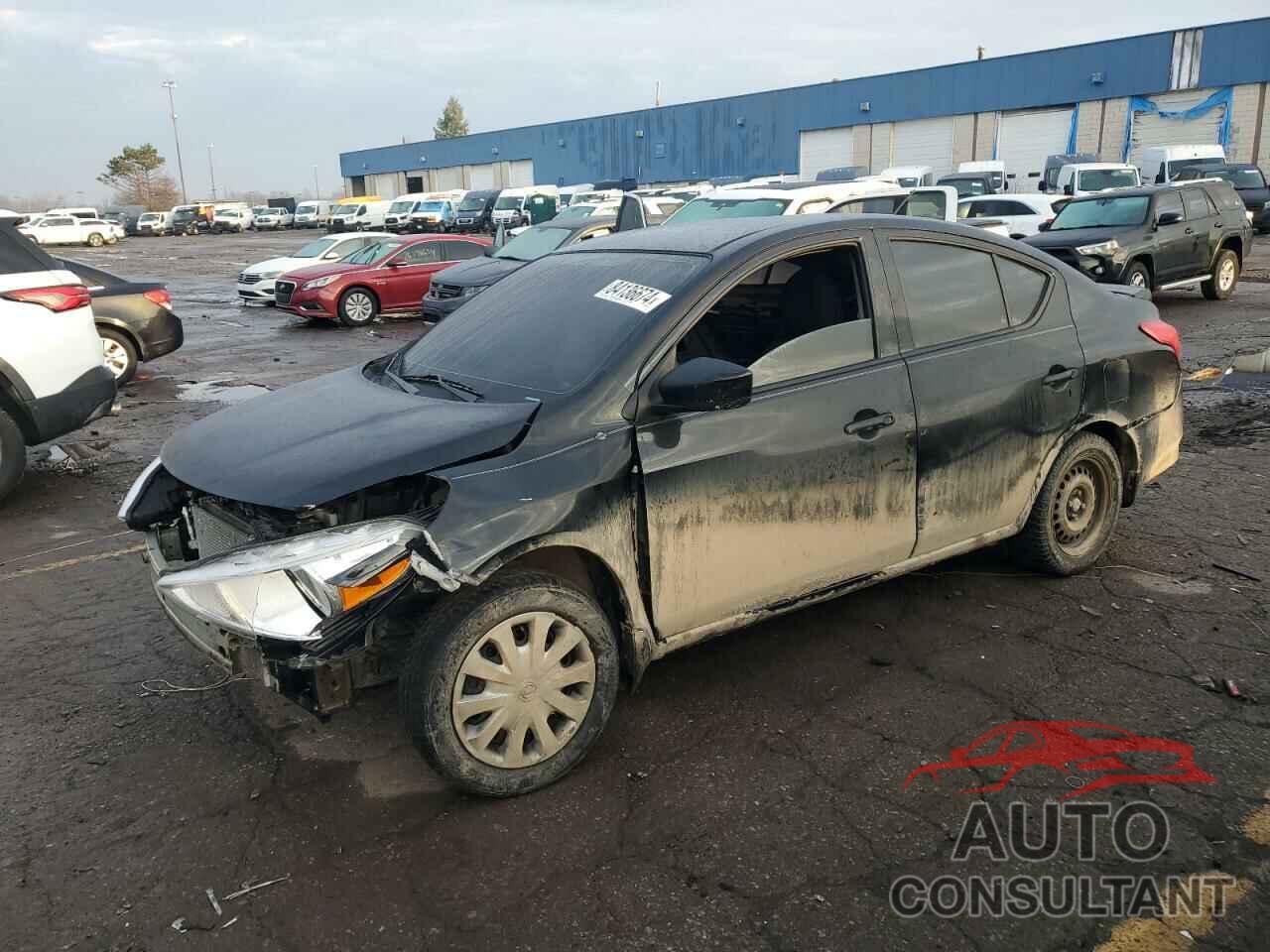 NISSAN VERSA 2018 - 3N1CN7AP0JL805152