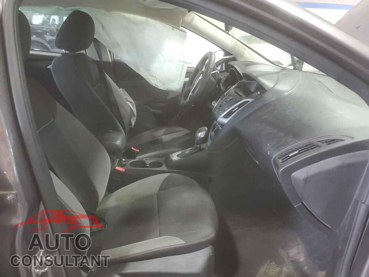 FORD FOCUS 2014 - 1FADP3K2XEL338613
